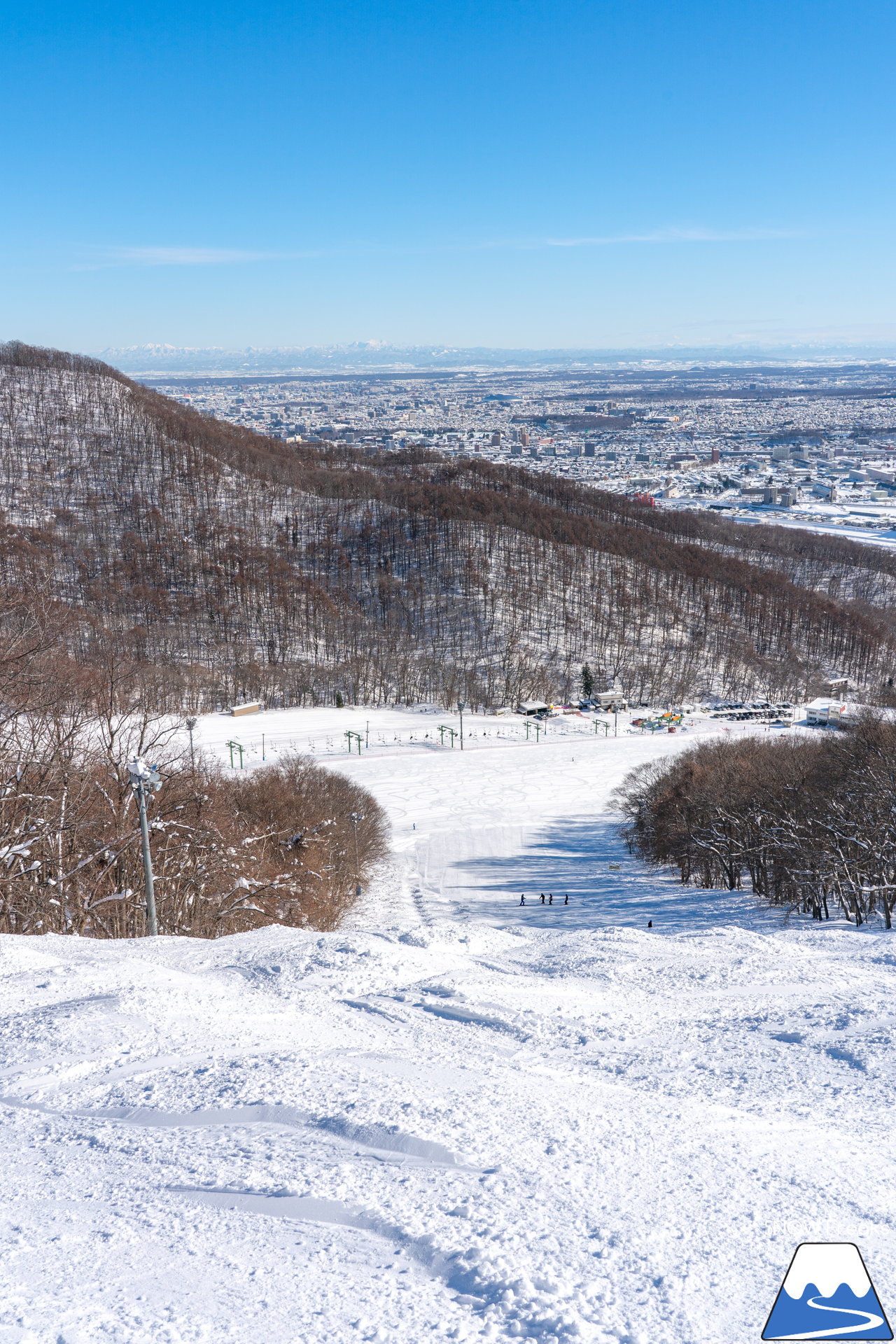 札幌藻岩山スキー場｜本日、雲一つ無い快晴！札幌藻岩山の全10コースの滑走にチャレンジ(^^)/